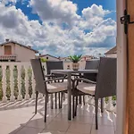 Ula La - Stylish Boutique & Free Parking