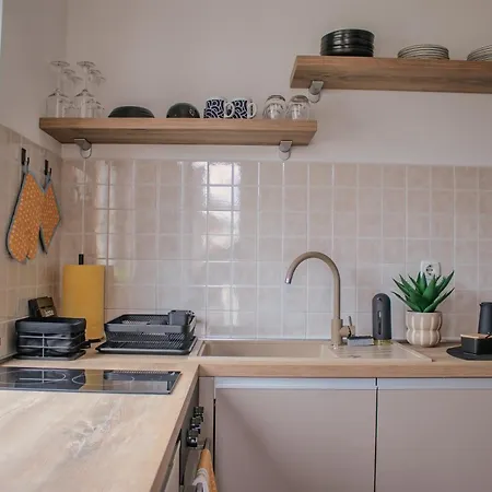 Ula La Apartment