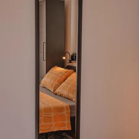 Ula La Apartment *