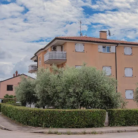 Apartment Ula La *