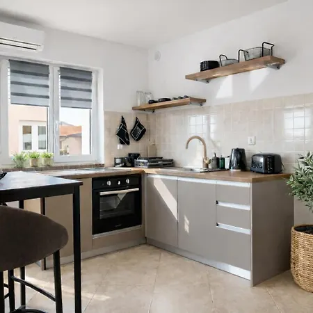 Ula La - Stylish Boutique & Free Parking Apartman